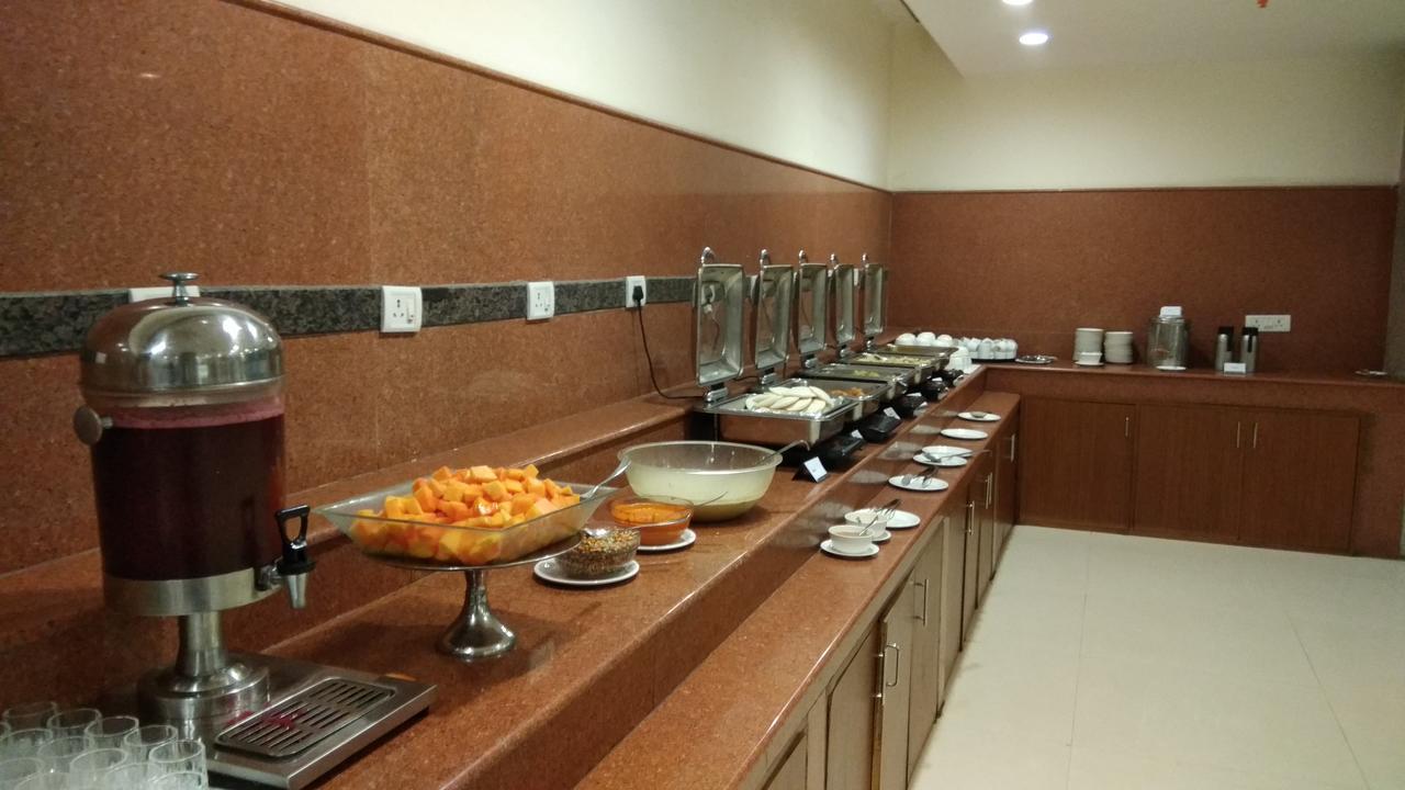 Hotel Saptagiri Hyderabad Exterior foto